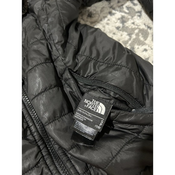 The North Face Girls Reversible Mossbud Swirl Coat, Small 7/8 - Picture 4 of 5